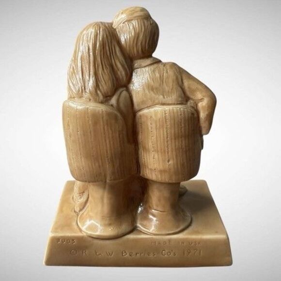 VTG 71s R&W Berries Resin Couples Figurine Our Love’s Been Good To Us 6.5"X4.5" - Picture 8 of 12